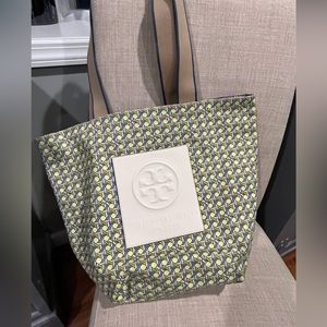 Tory Burch Tote-monogrammed/cloth covered